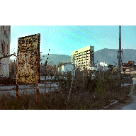 CARTEL EN EL BULEVAR DE MOSTAR
